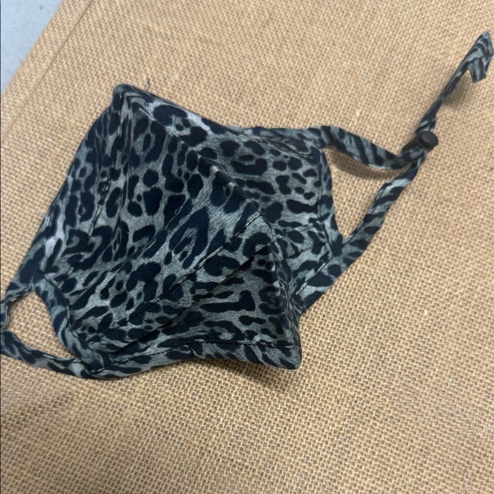 BRAND NEW Cloth Face Mask Leopard Print Grey Marlyn Schiff Mask - Adjustable